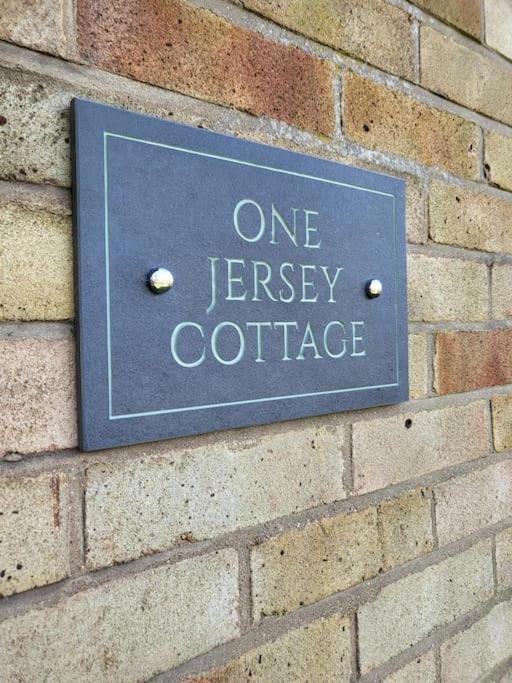 Jersey Cottage Horseheath Exterior foto